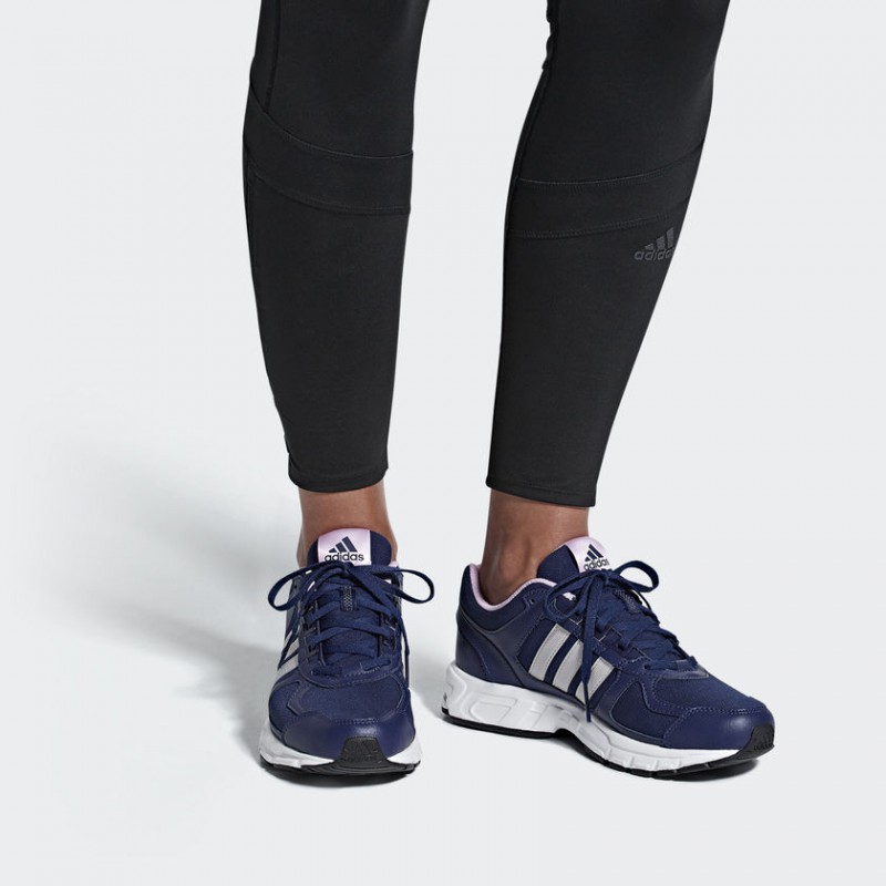 SEPATU LARI ADIDAS Wmns Equipment 10
