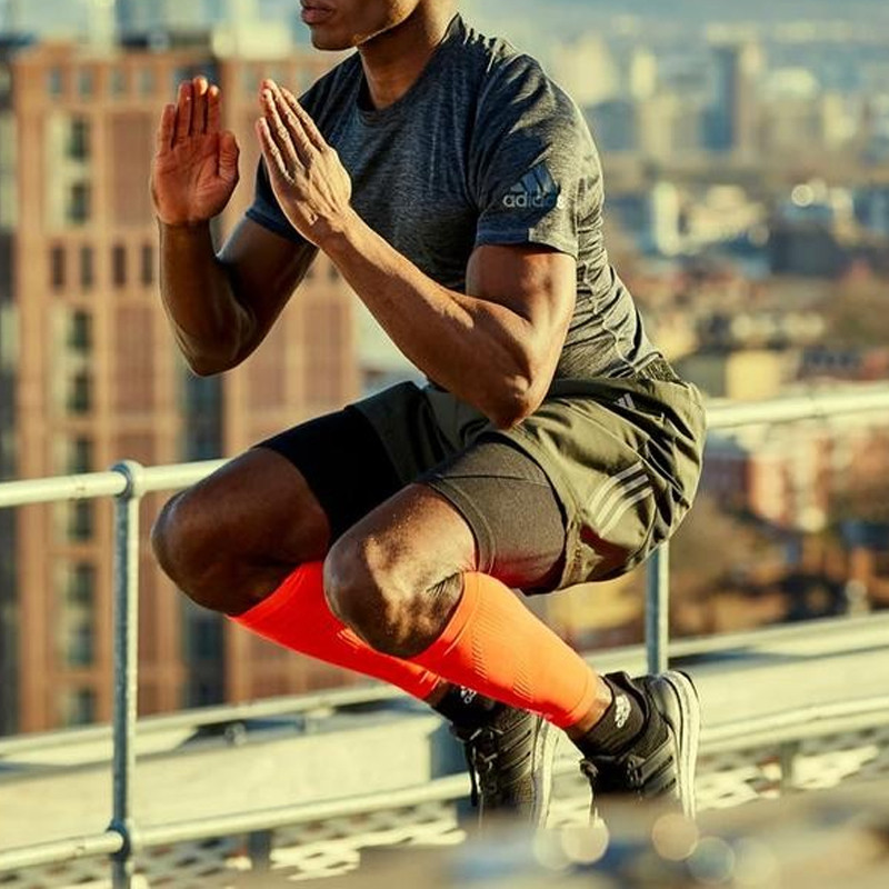 AKSESORIS TRAINING ADIDAS COMPRESSION CALF SLEEVES (S-M)