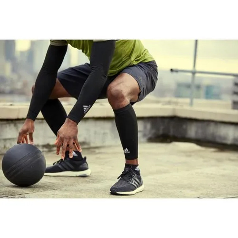 AKSESORIS TRAINING ADIDAS Compression Calf Sleeves (LXL)