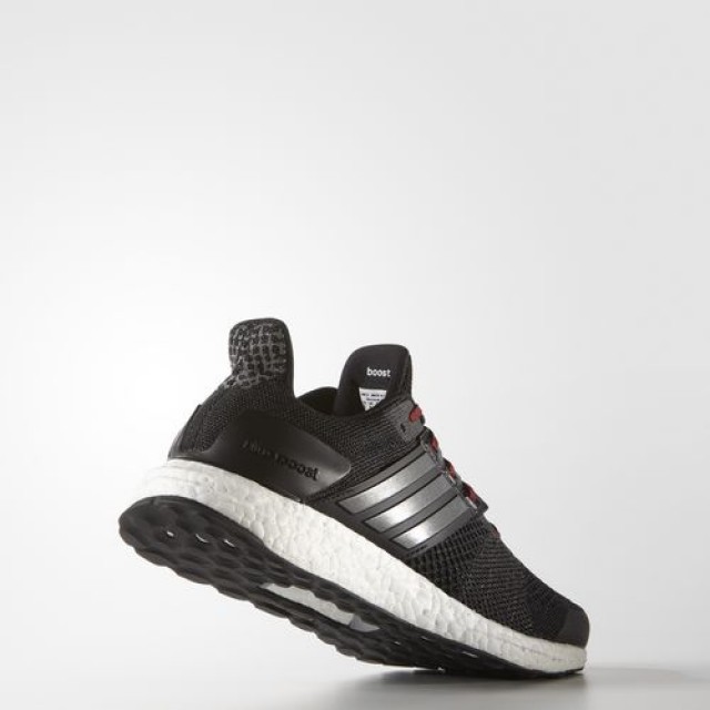SEPATU LARI ADIDAS Ultra Boost ST