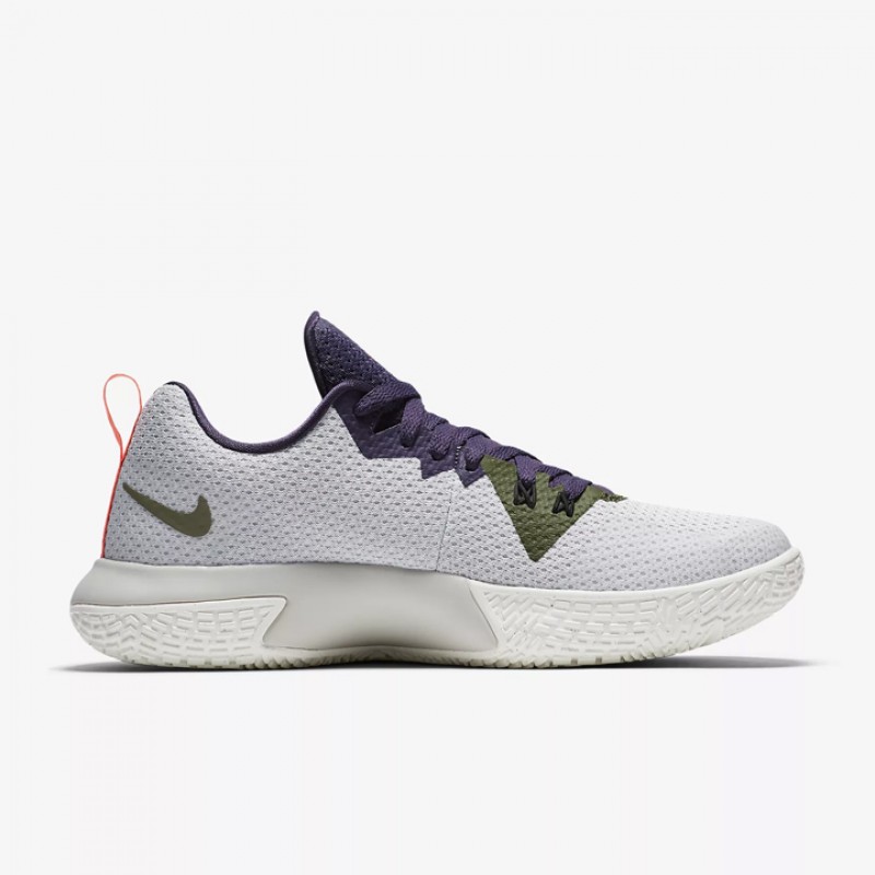 SEPATU BASKET NIKE Zoom Live 2