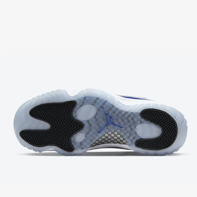 SEPATU BASKET AIR JORDAN Wmns Aj Xi Retro Low