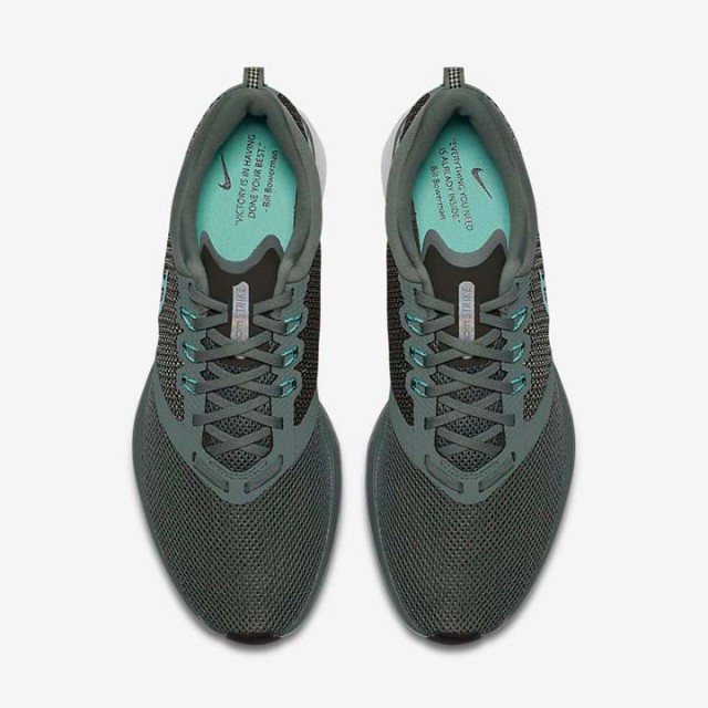 SEPATU LARI NIKE Zoom Strike 