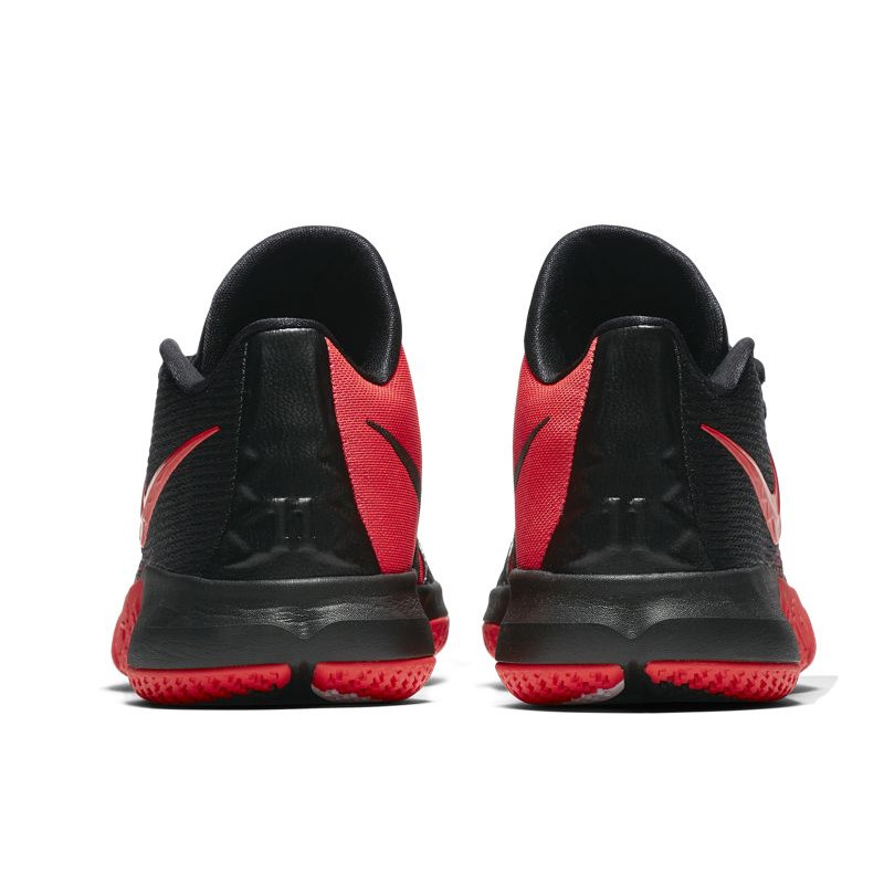 SEPATU BASKET NIKE Kyrie Flytrap