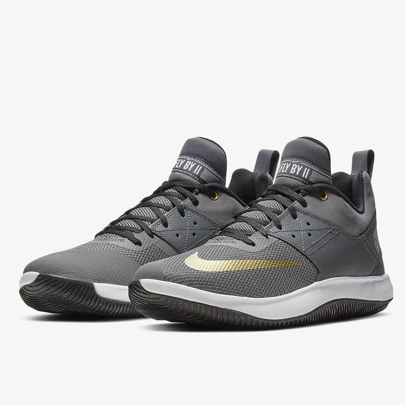 nike fly by low 2 nbk