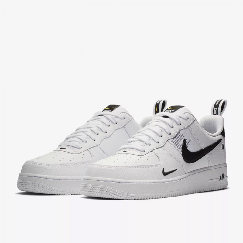 SEPATU SNEAKERS NIKE Air Force 1 '07 LV8 Utility
