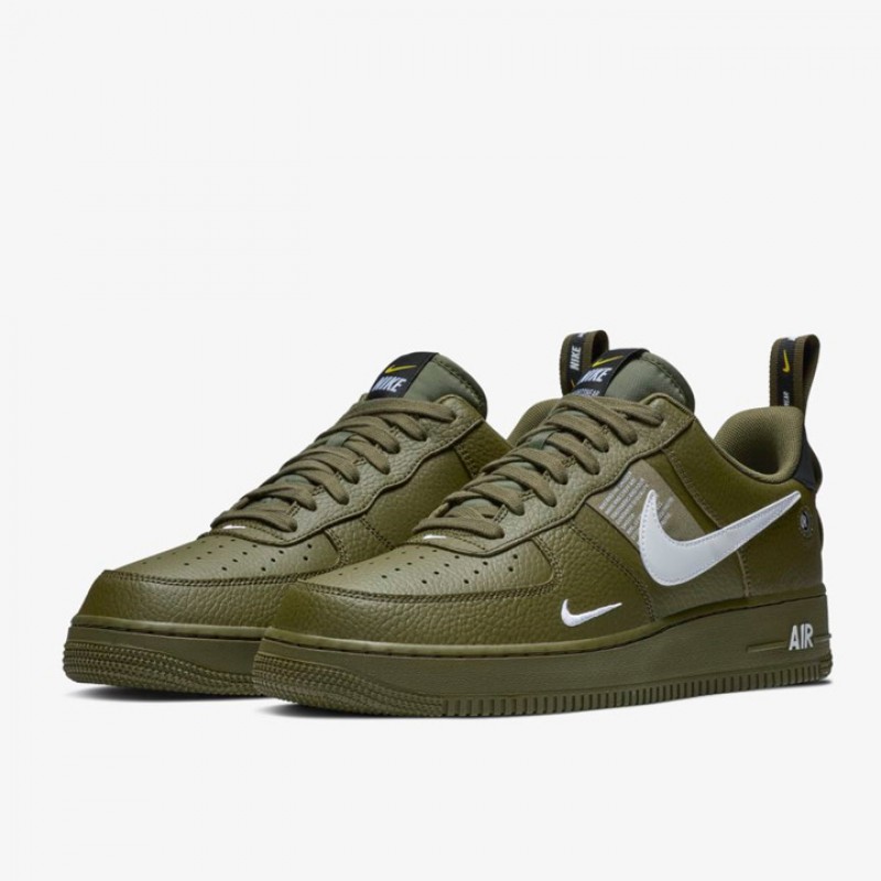 SEPATU SNEAKERS NIKE Air Force 1 '07 LV8 Utility