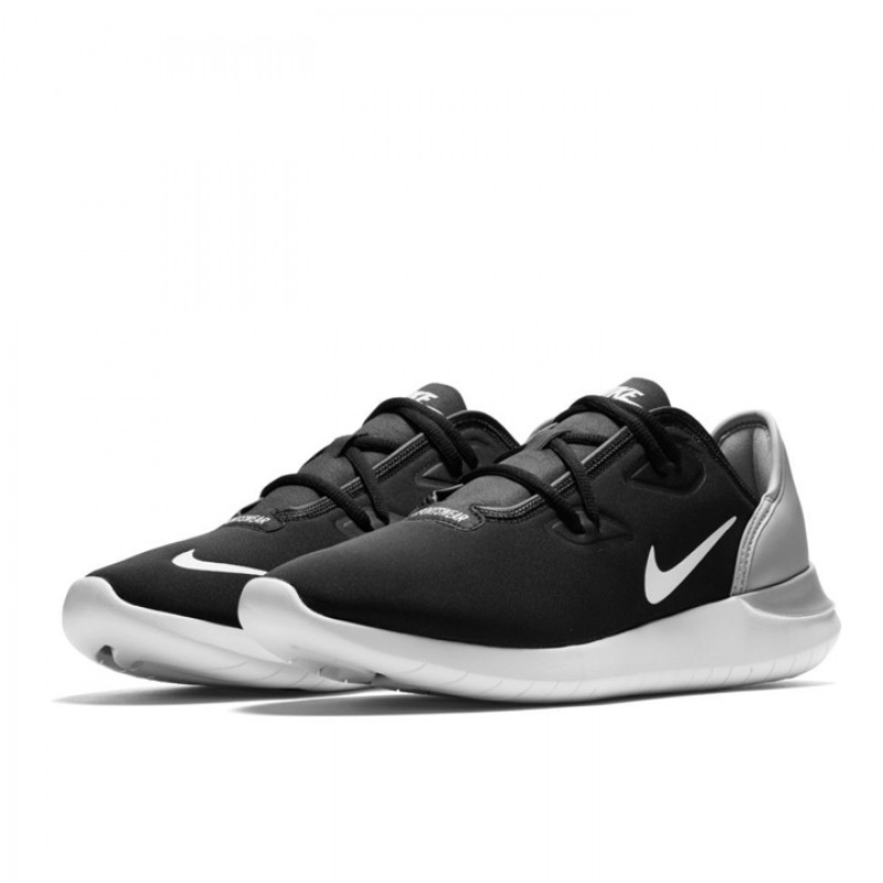 SEPATU SNEAKERS NIKE Hakata