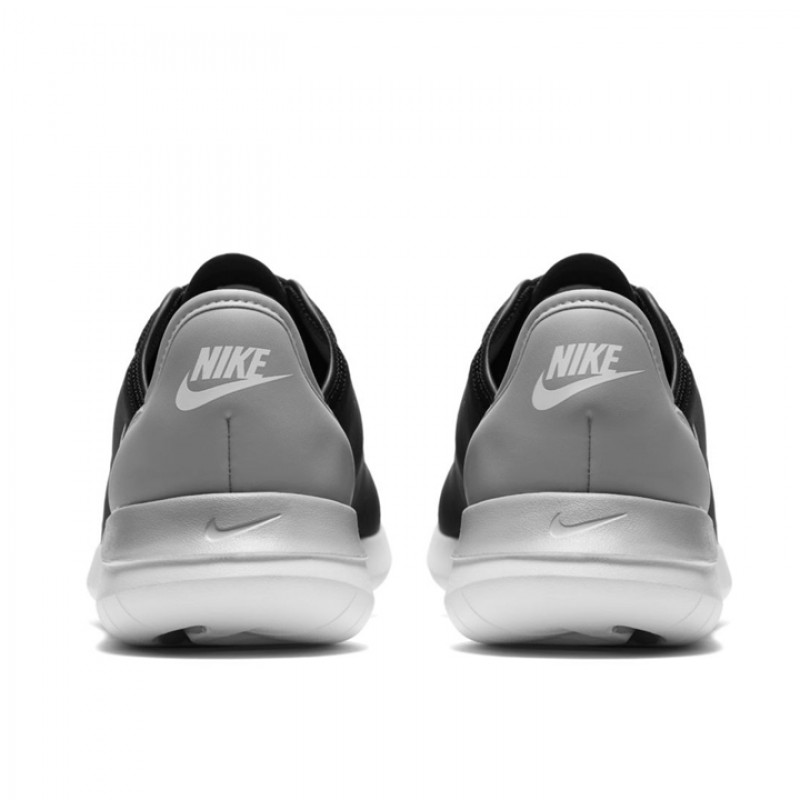 SEPATU SNEAKERS NIKE Hakata