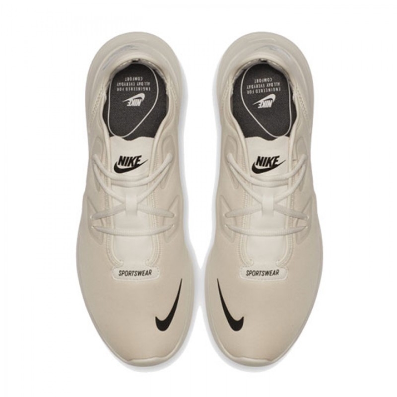 SEPATU SNEAKERS NIKE Hakata