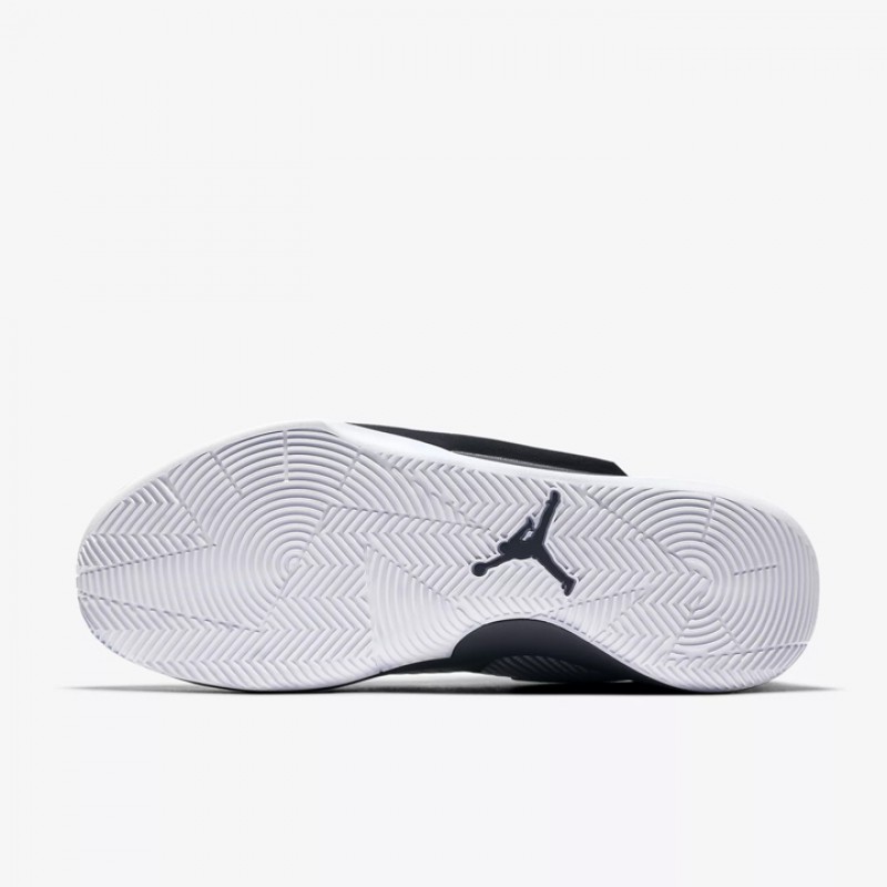 SEPATU BASKET AIR JORDAN Fly Lockdown