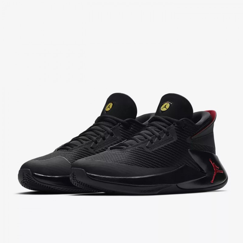 SEPATU BASKET AIR JORDAN Fly Lockdown