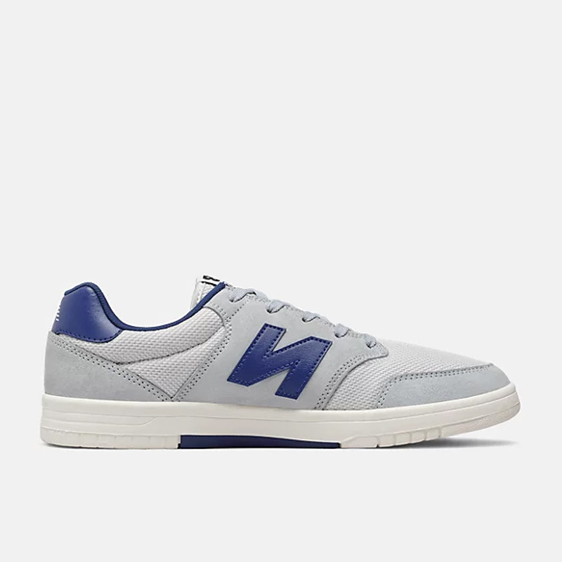 SEPATU SNEAKERS NEW BALANCE 425