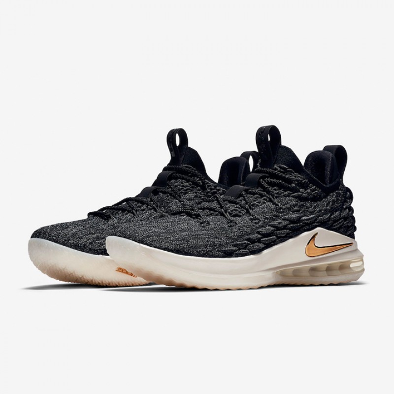 harga lebron 15