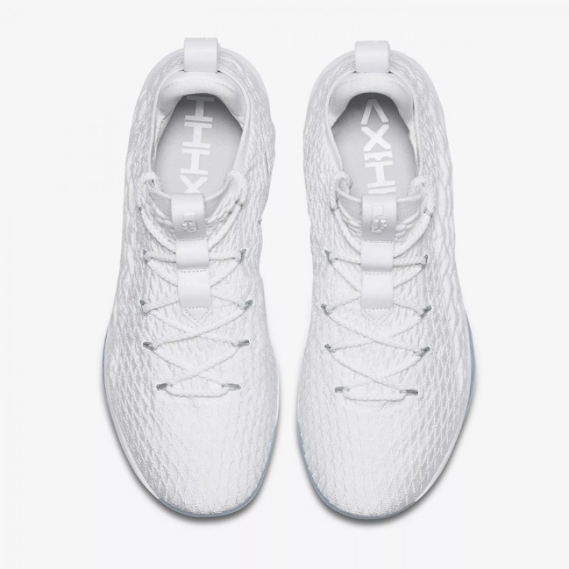SEPATU BASKET NIKE Lebron 15 Low