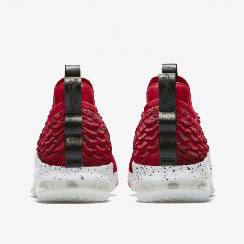 SEPATU BASKET NIKE Lebron 15 Low