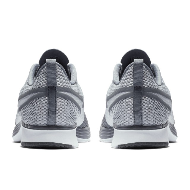 SEPATU LARI NIKE Zoom Strike 2