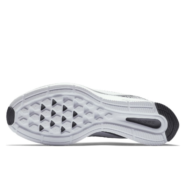 SEPATU LARI NIKE Zoom Strike 2