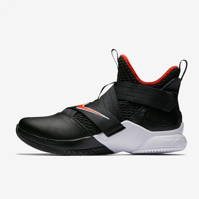 SEPATU BASKET NIKE Lebron Soldier XII SFG