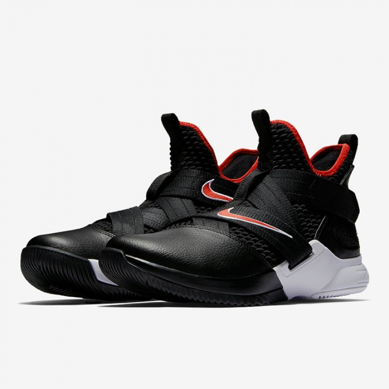 SEPATU BASKET NIKE Lebron Soldier XII SFG