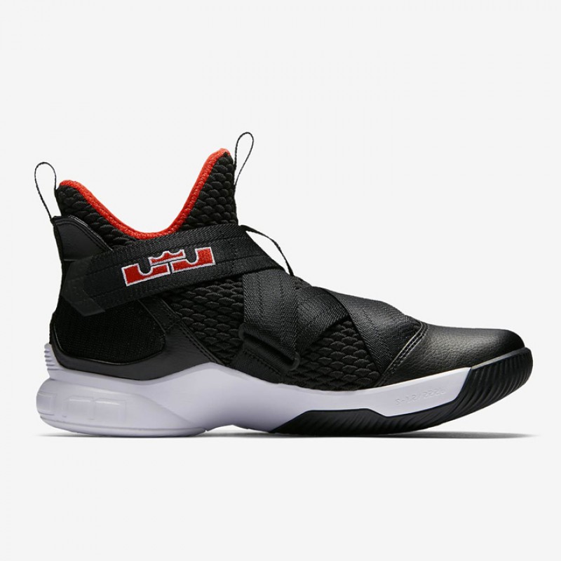 SEPATU BASKET NIKE Lebron Soldier XII SFG