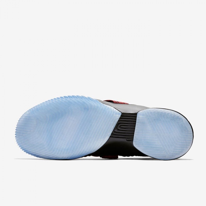 SEPATU BASKET NIKE Lebron Soldier XII
