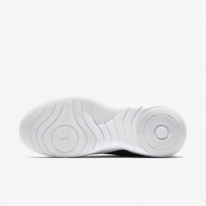 SEPATU BASKET AIR JORDAN DNA LX