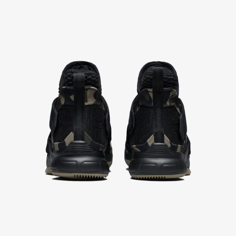 SEPATU BASKET NIKE Lebron Soldier XII SFG