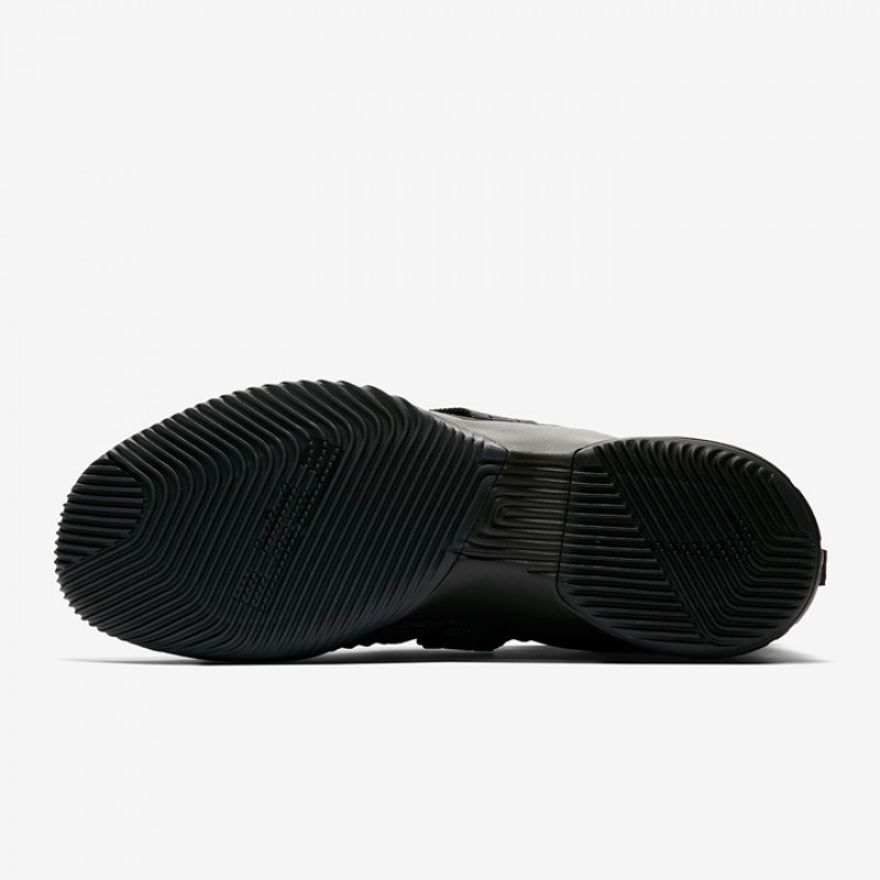 SEPATU BASKET NIKE Lebron Soldier XII SFG