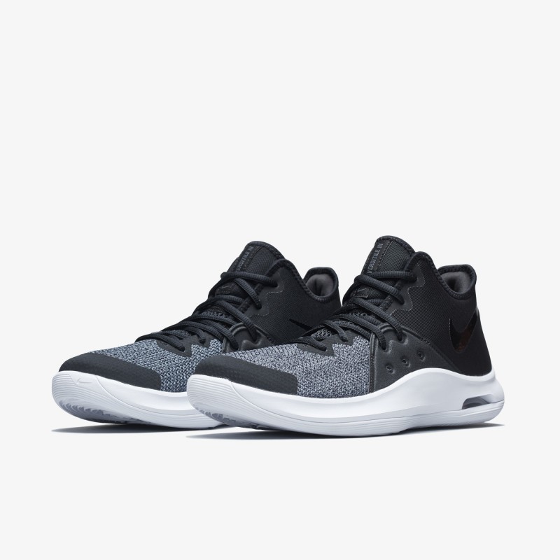 SEPATU BASKET NIKE Air Versitile 3