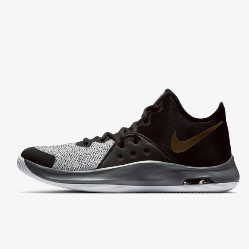 SEPATU BASKET NIKE Air Versitile 3