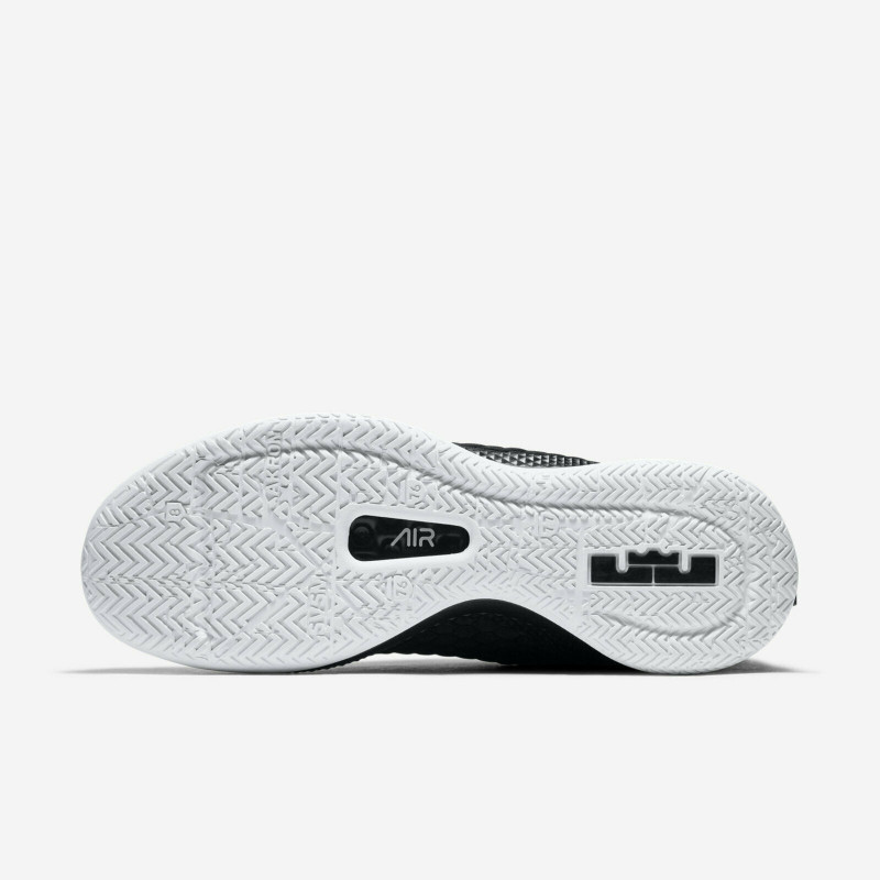 SEPATU BASKET NIKE Lebron Witness 3 EP