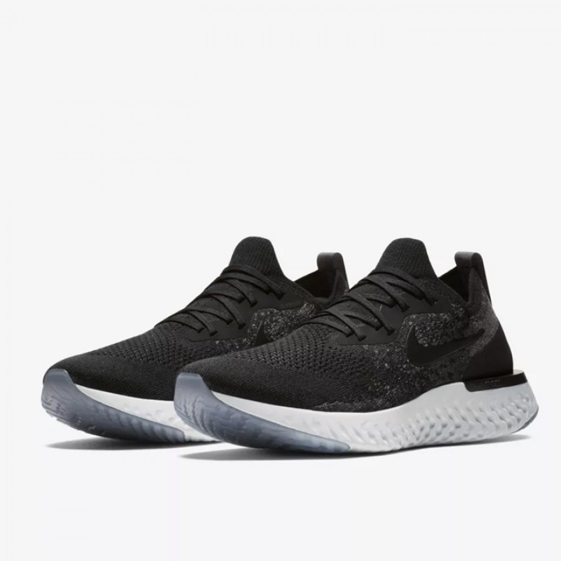 SEPATU LARI NIKE Epic React Flyknit