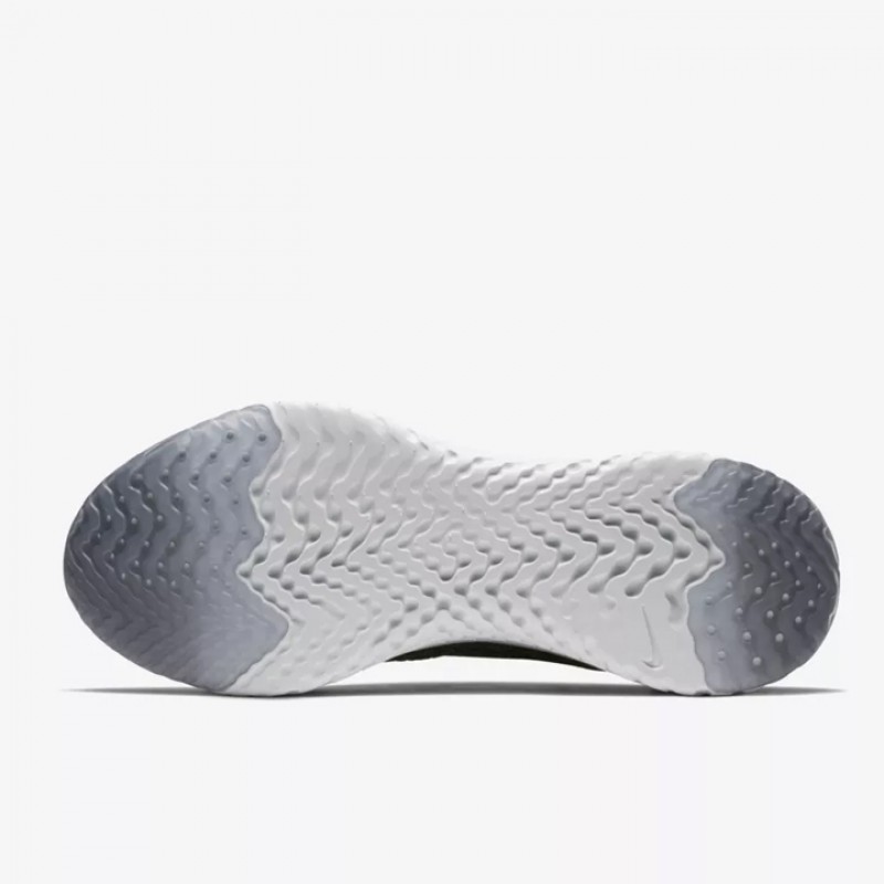SEPATU LARI NIKE Epic React Flyknit