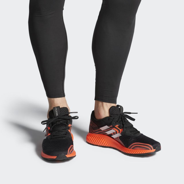 SEPATU LARI ADIDAS Aerobounce 2