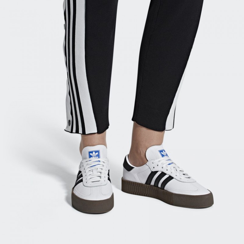 SEPATU SNEAKERS ADIDAS Wmns Sambarose