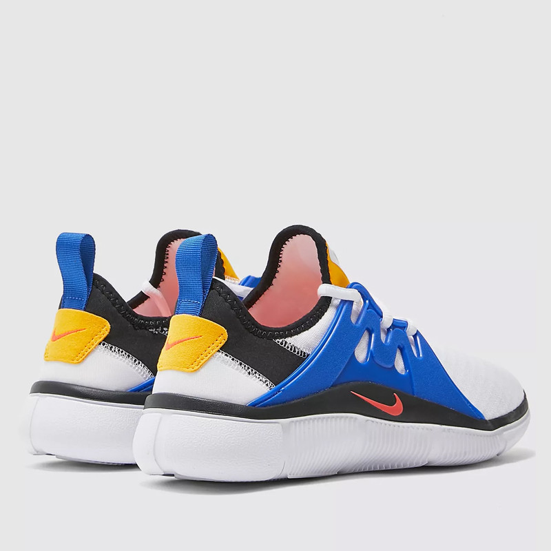 SEPATU LARI NIKE Acalme
