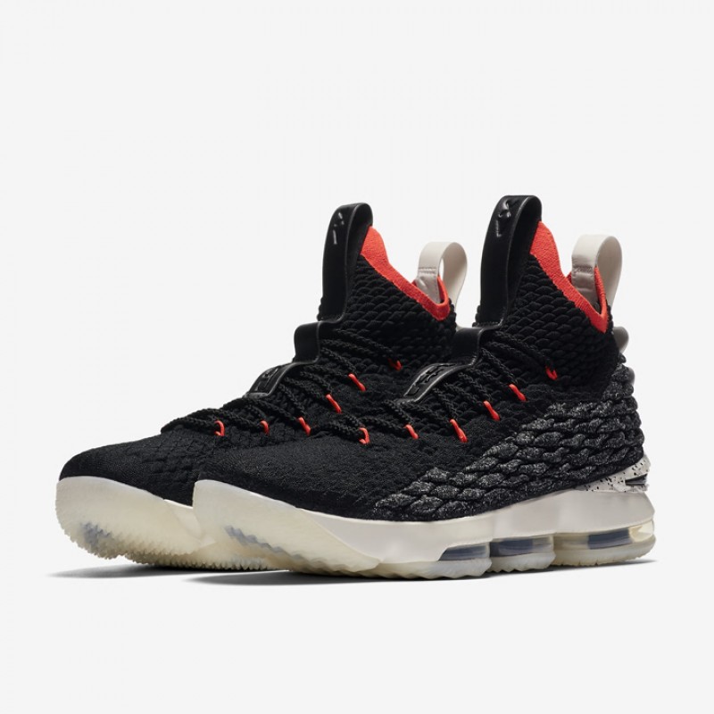 SEPATU BASKET NIKE Lebron 15