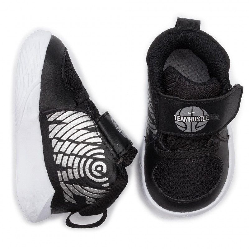 SEPATU BASKET NIKE Team Hustle D 9 TD