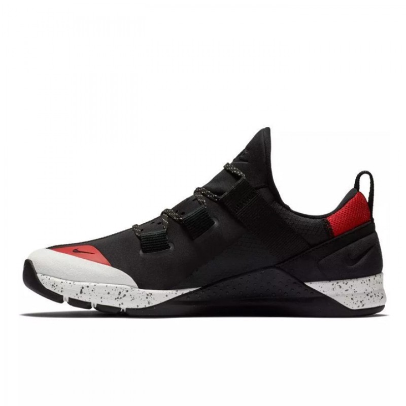 SEPATU TRAINING NIKE Tech Trainer