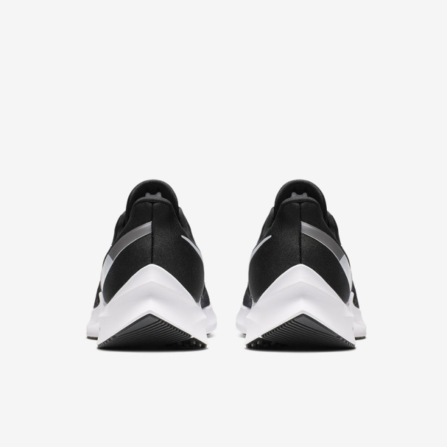 SEPATU LARI NIKE Zoom Winflo 6