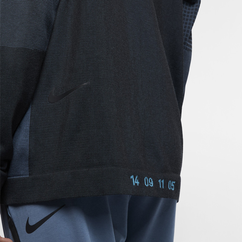 Sportswear Tech Pack Long Sleeve Tee foto 2