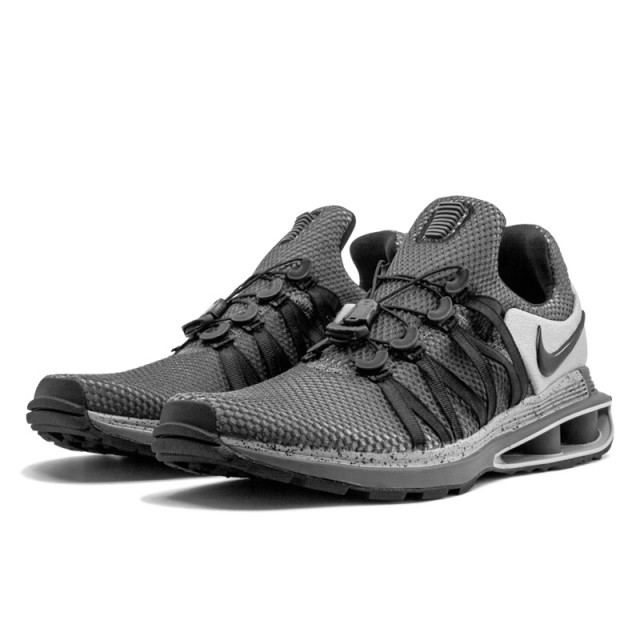 SEPATU TRAINING NIKE Shox Gravity