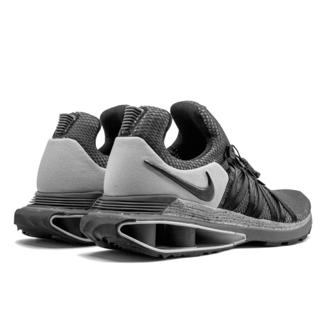 SEPATU TRAINING NIKE Shox Gravity