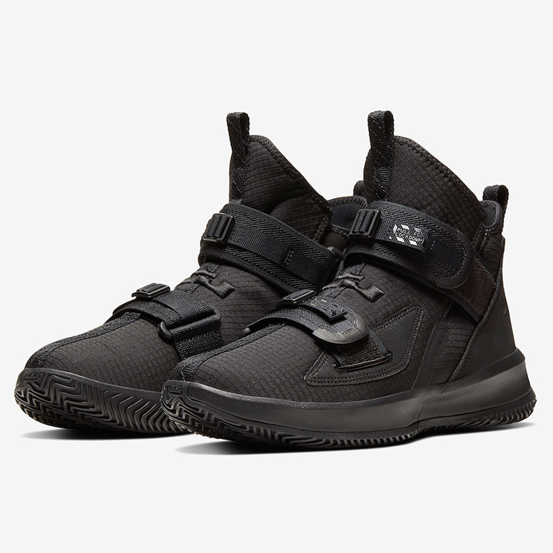 SEPATU BASKET NIKE Lebron Soldier 13 SFG
