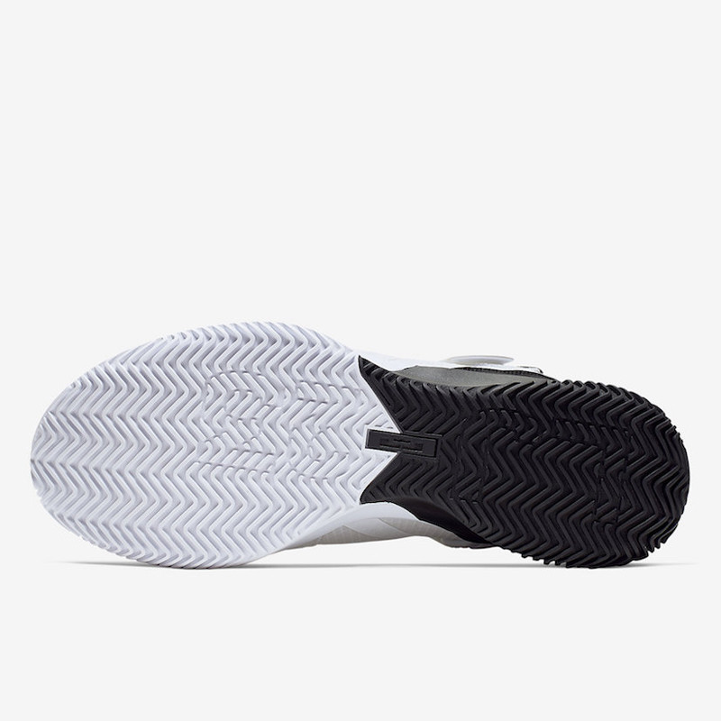 SEPATU BASKET NIKE Lebron Soldier 13 SFG