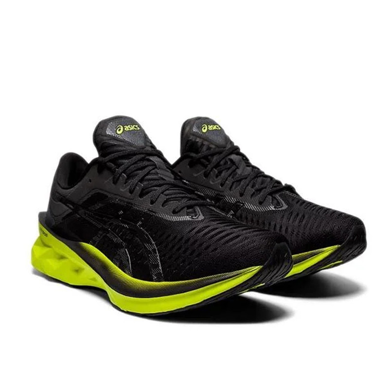 SEPATU LARI ASICS NOVABLAST