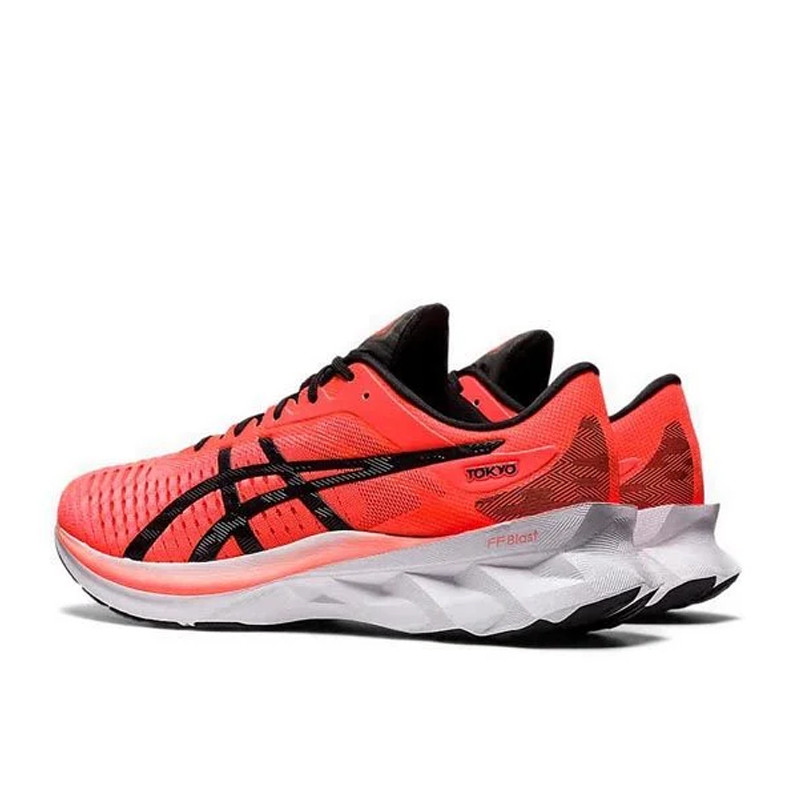 SEPATU LARI ASICS Novablast Tokyo