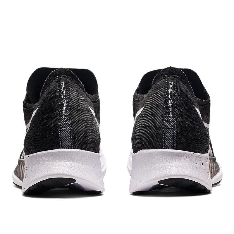 SEPATU LARI ASICS Magic Speed