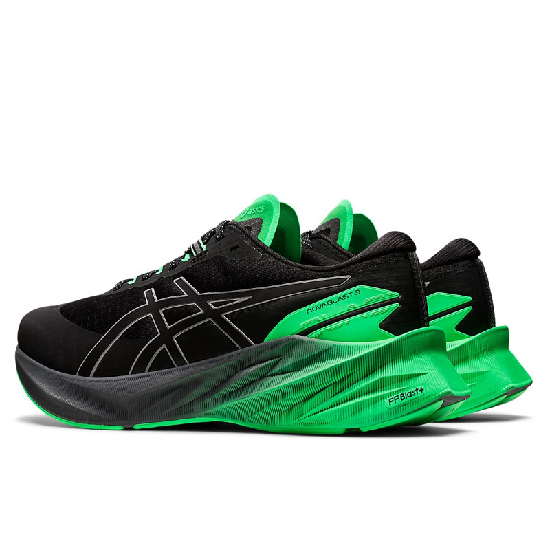 SEPATU LARI ASICS Novablast 3 Lite-show